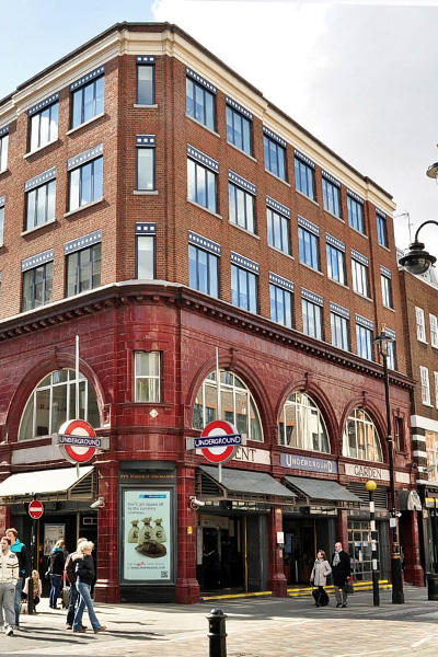 Retail Storefronts in Covent Garden